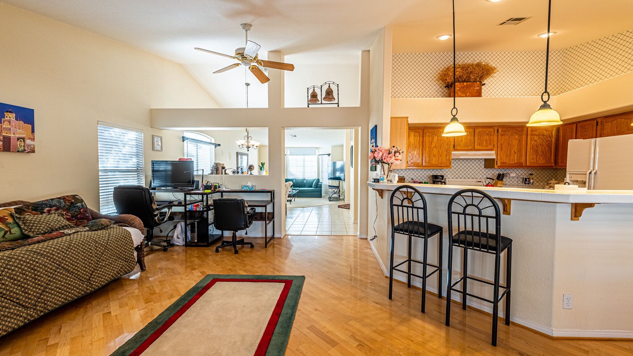 Photo of Livingroom in Spring Valley