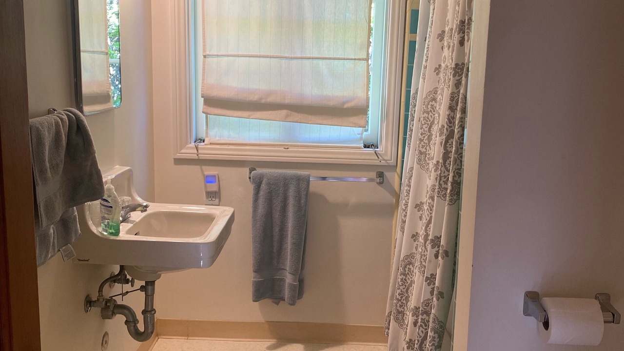 Photo of Bathroom in West Mesa