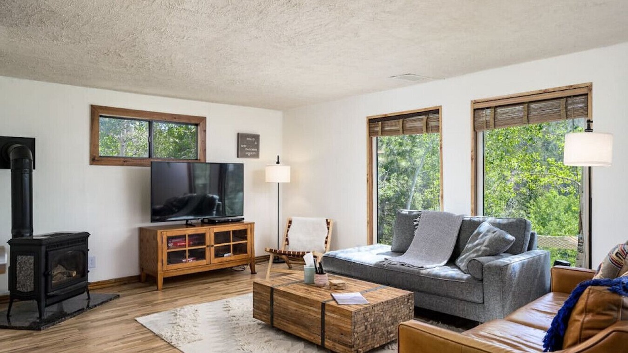 Photo of Livingroom in Rollinsville