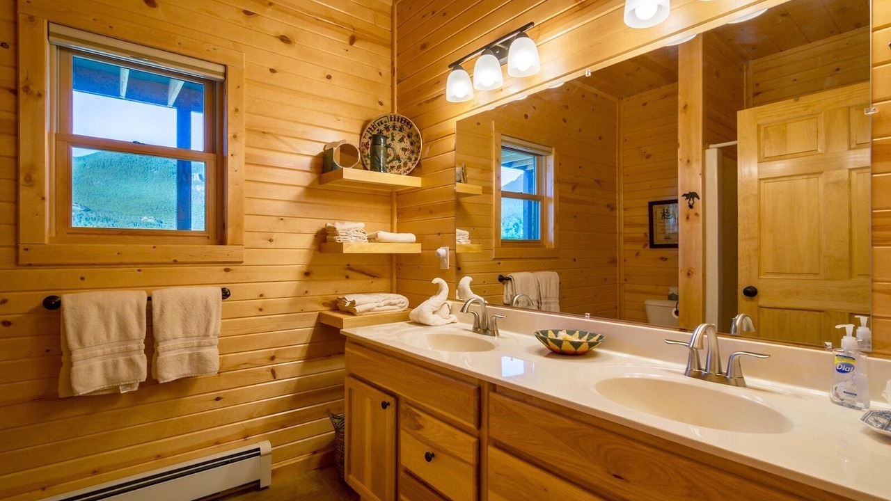 Photo of Bathroom in Windcliff Estates