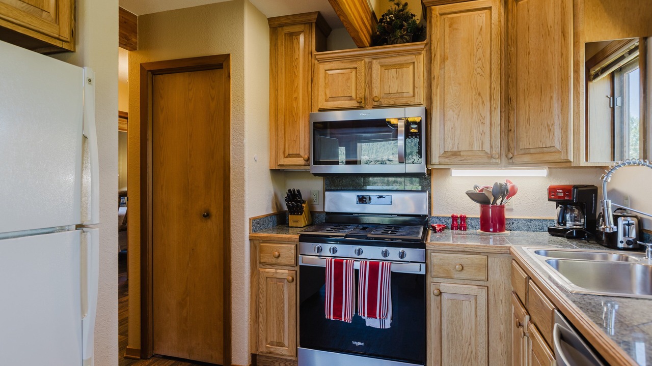 Photo of Kitchen in Lake Hatcher Park