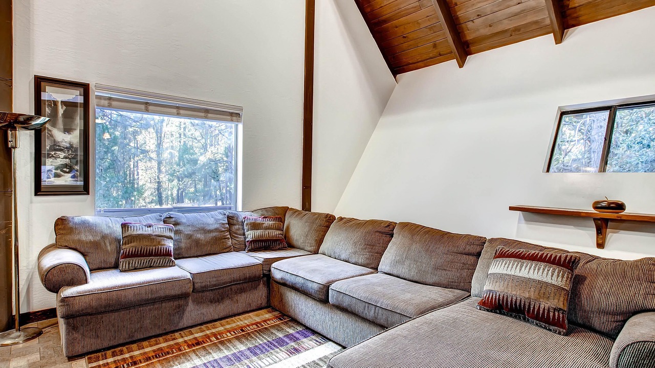 Photo of Livingroom in North Wawona