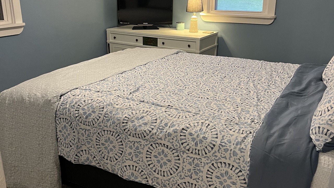 Photo of Bedroom in Lakeside