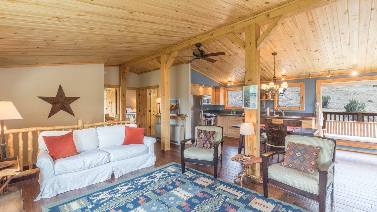 Photo of Livingroom in Creede