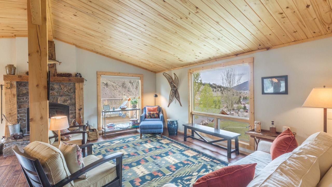 Photo of Livingroom in Creede