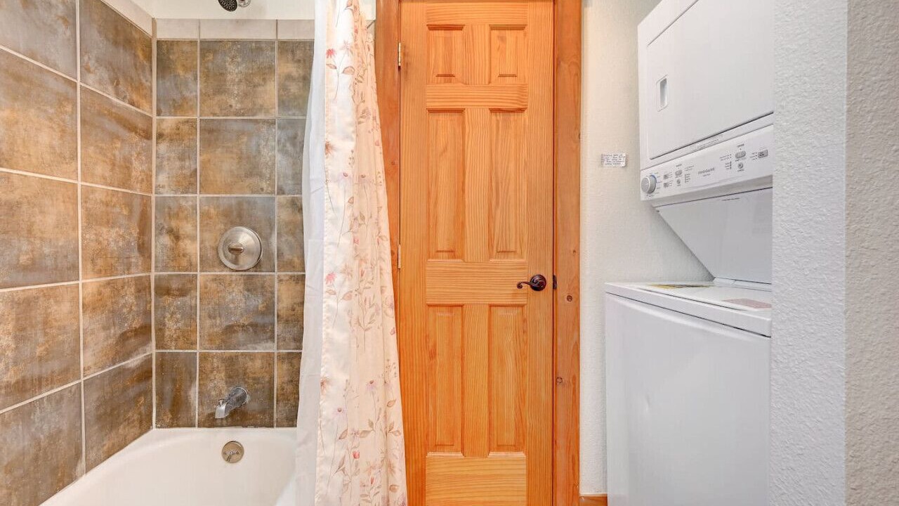 Photo of Bathroom in Black Hawk