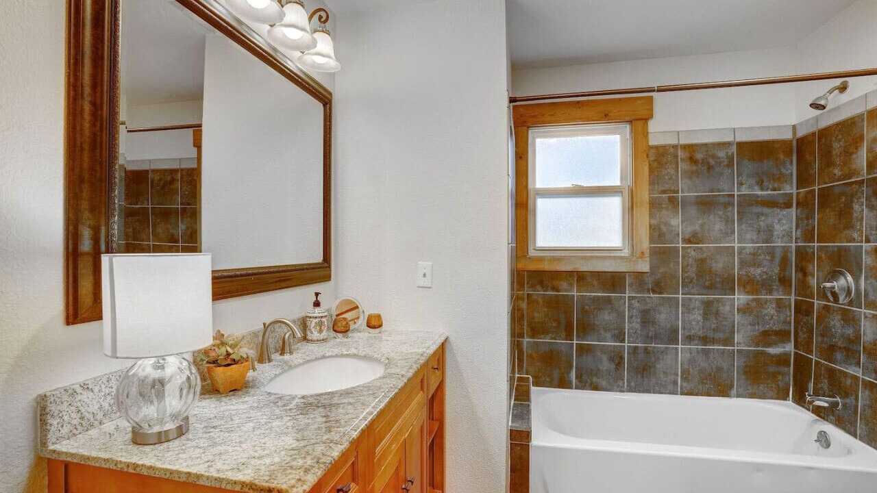 Photo of Bathroom in Black Hawk