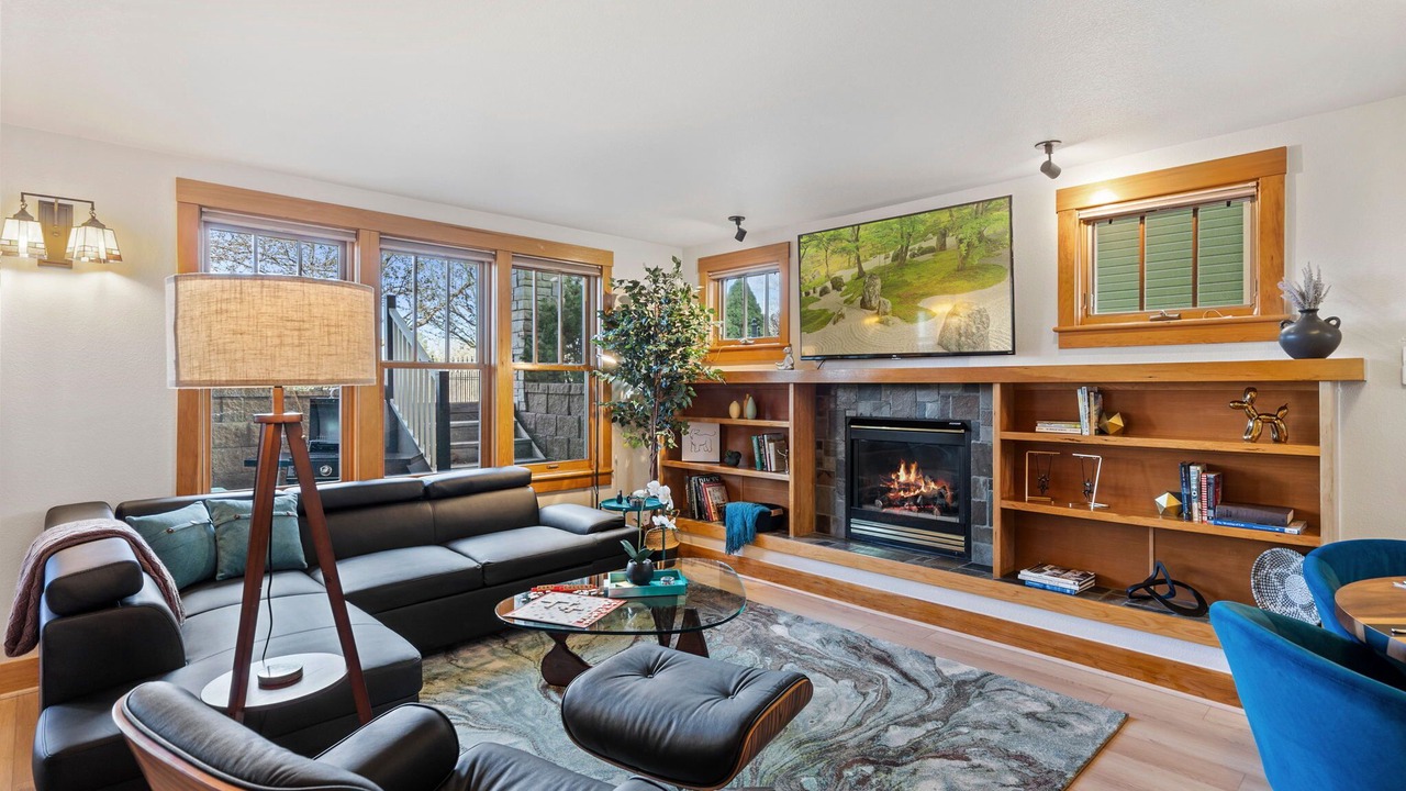 Photo of Livingroom in River Rock