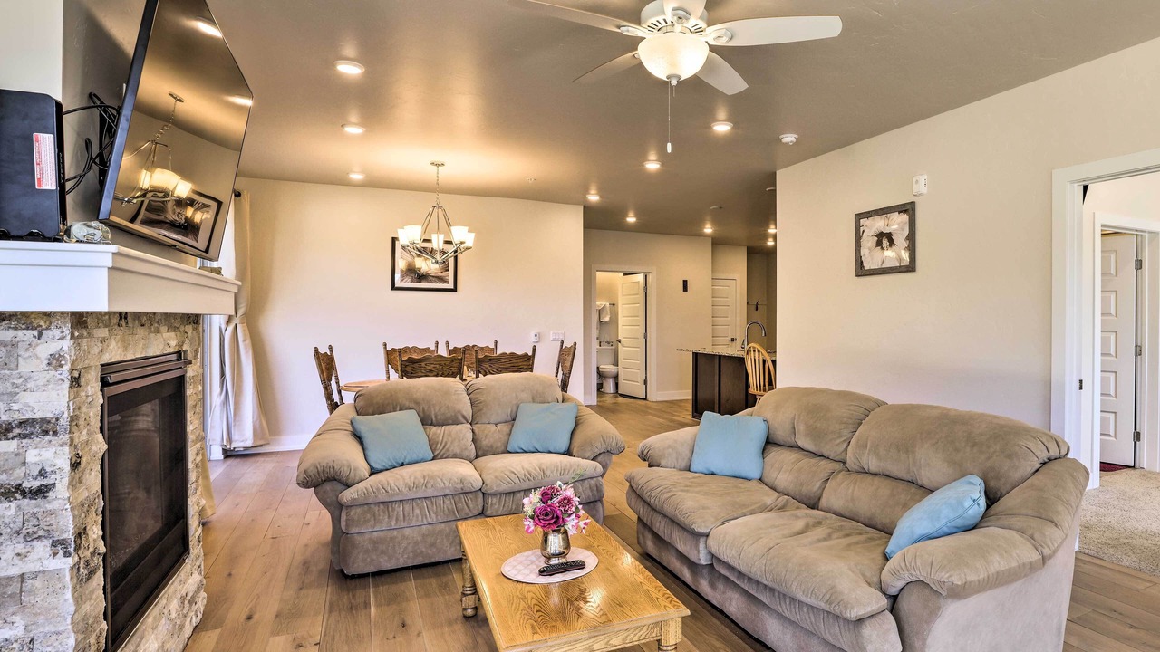 Photo of Livingroom in Lakeside Village