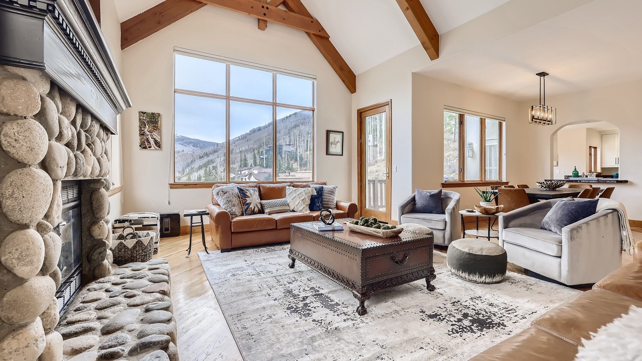 Photo of Livingroom in Highland Meadows