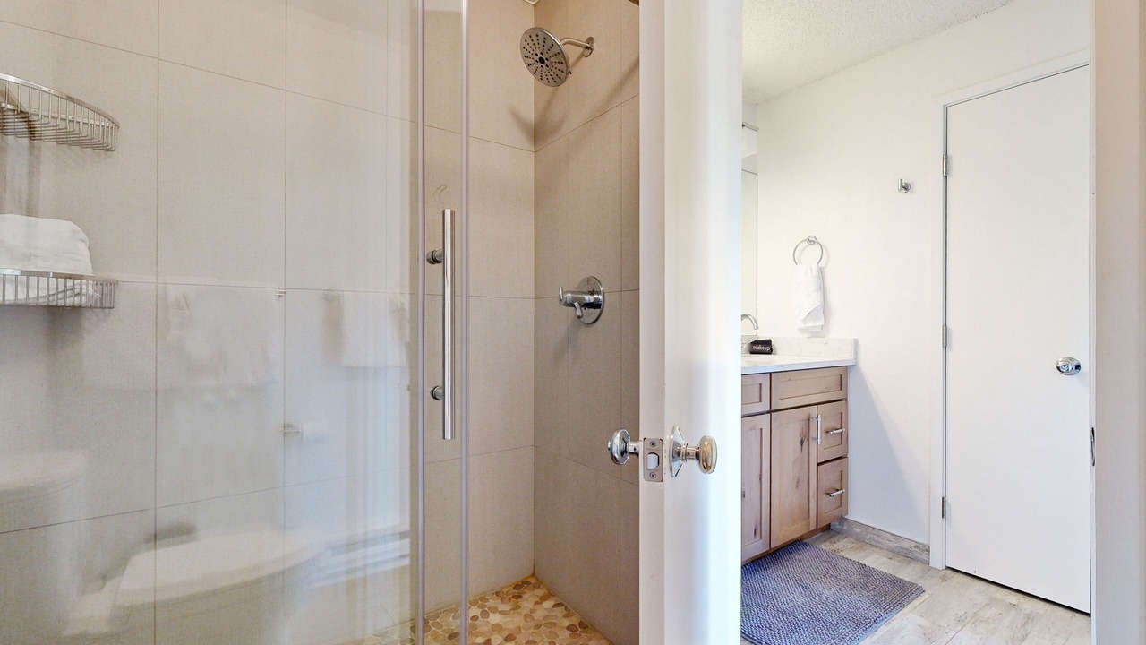 Photo of Bathroom in Four O'Clock