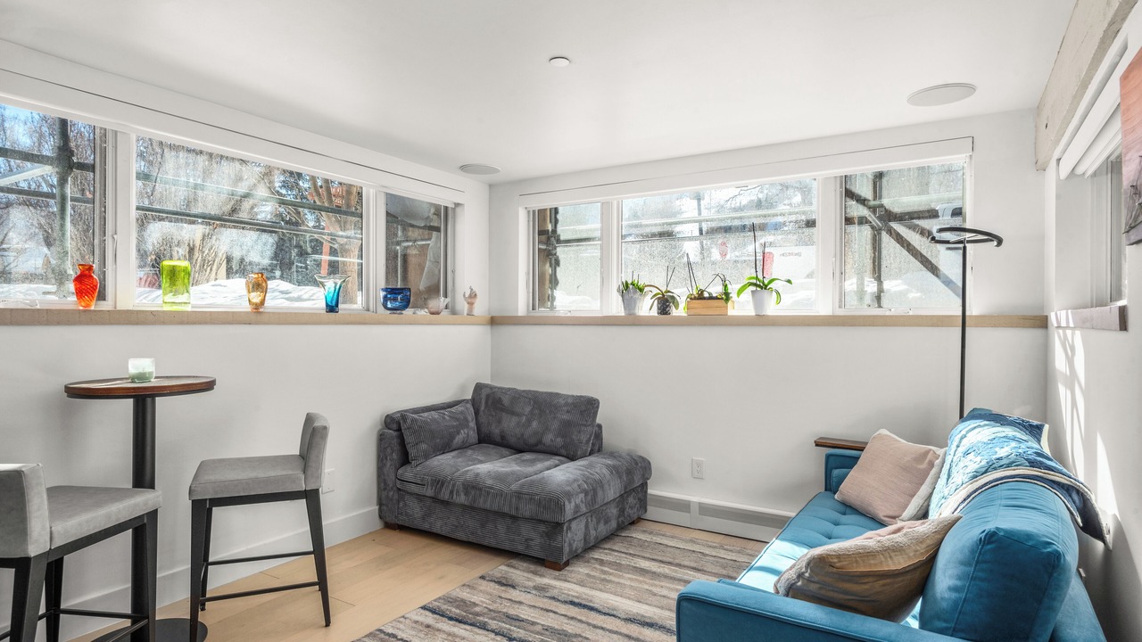 Photo of Livingroom in West End