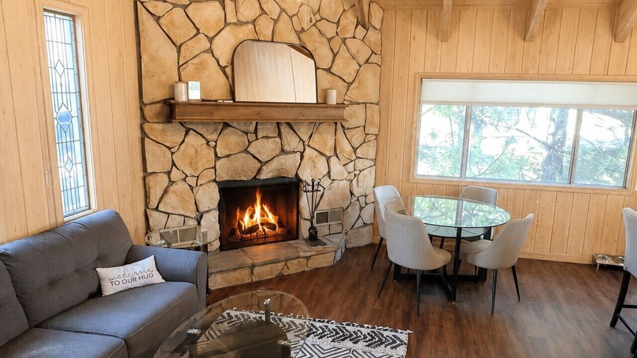 Photo of Livingroom in Lake Arrowhead