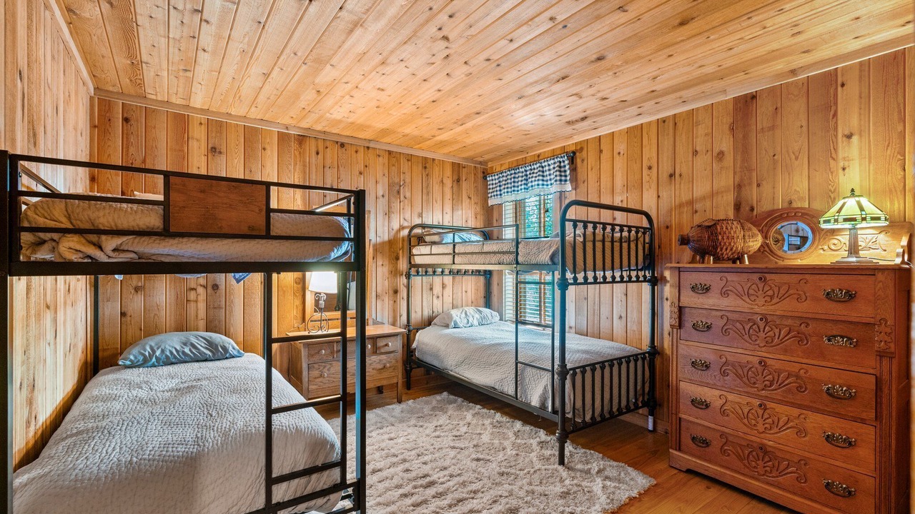 Photo of Bedroom in Columbine Lake