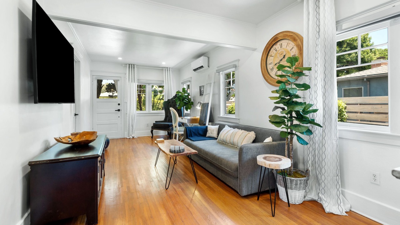 Photo of Livingroom in Carlson Park