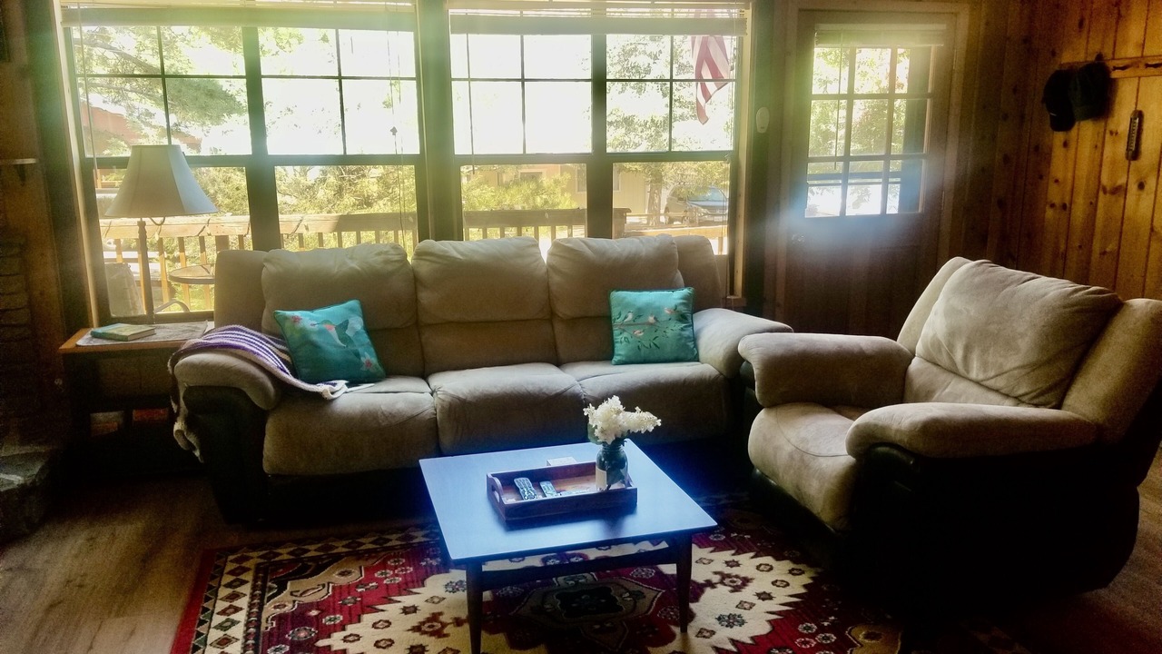 Photo of Livingroom in Frazier Park