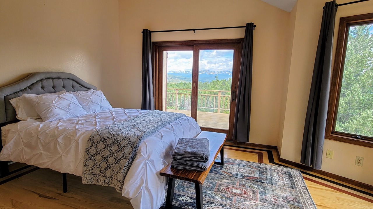 Photo of Bedroom in Coal Creek Canyon