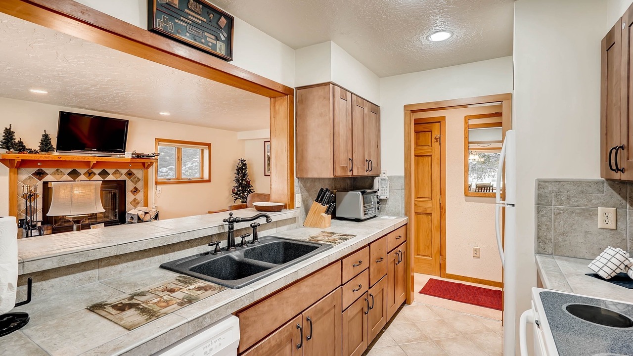 Photo of Bedroom in Lakeside Village