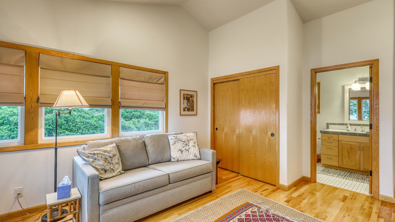 Photo of Livingroom in Eureka