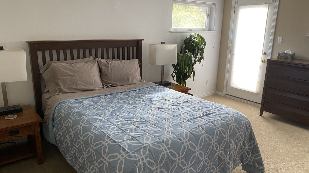 Photo of Bedroom in Hale