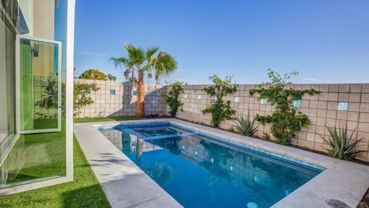 Photo of Outdoor in Little Tuscany