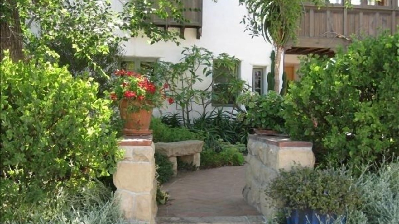 Photo of Others in Upper Riviera
