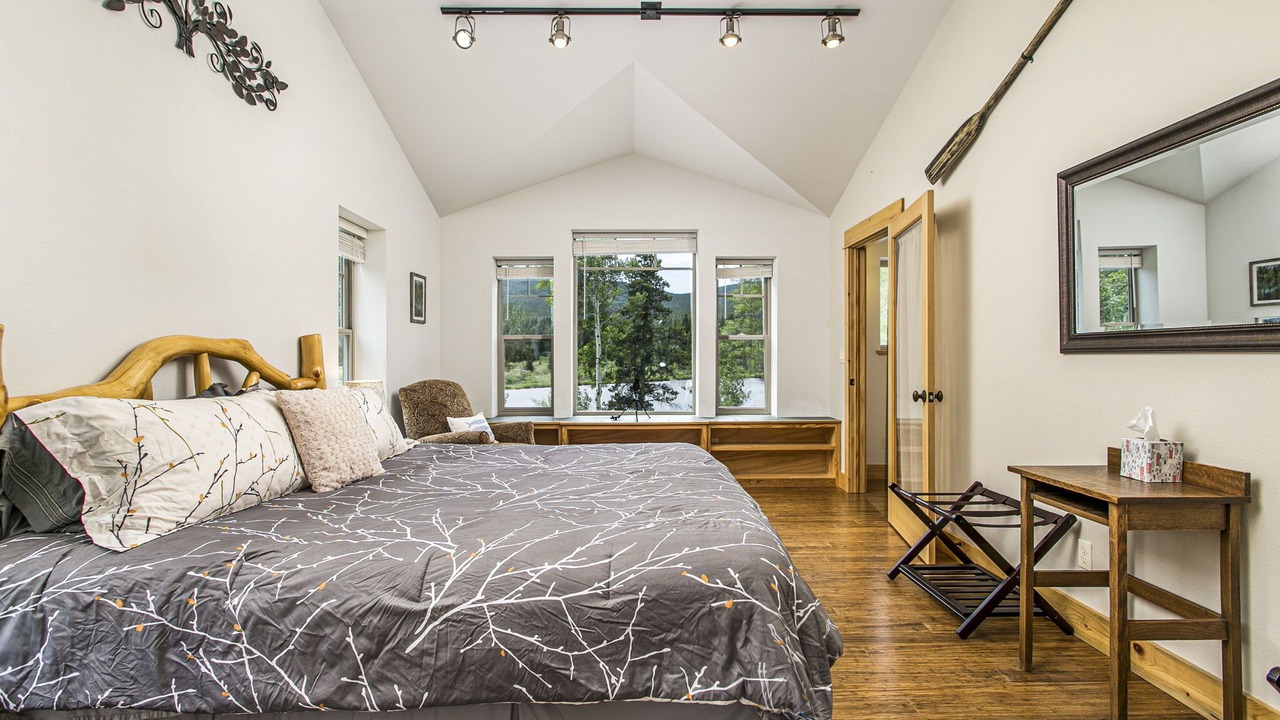 Photo of Bedroom in Black Hawk