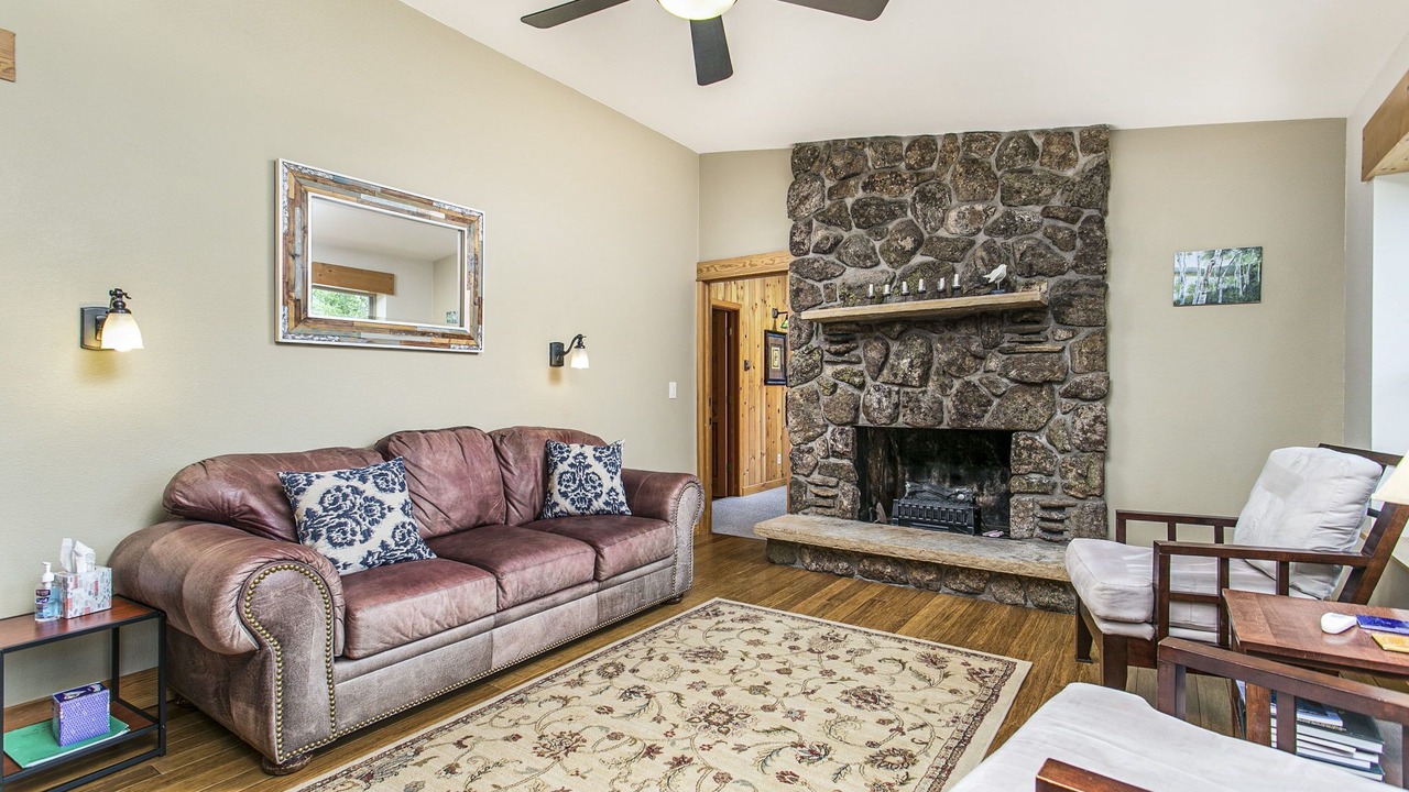 Photo of Livingroom in Black Hawk