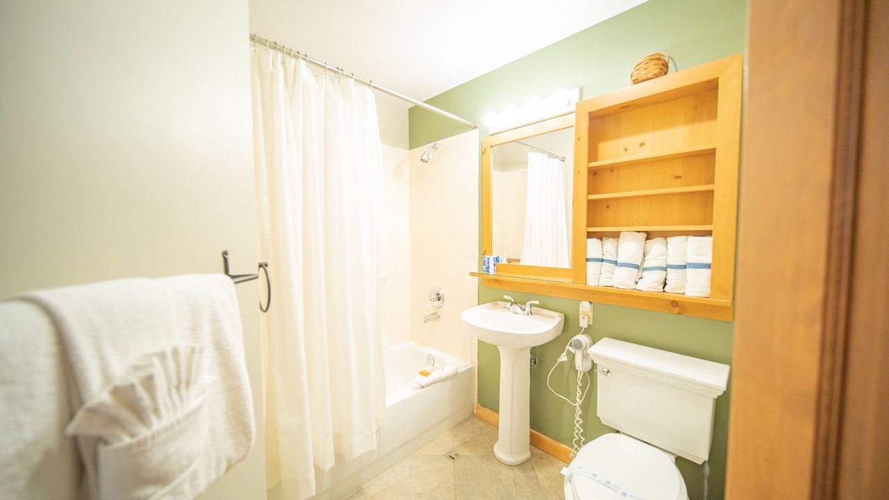Photo of Bathroom in River Run