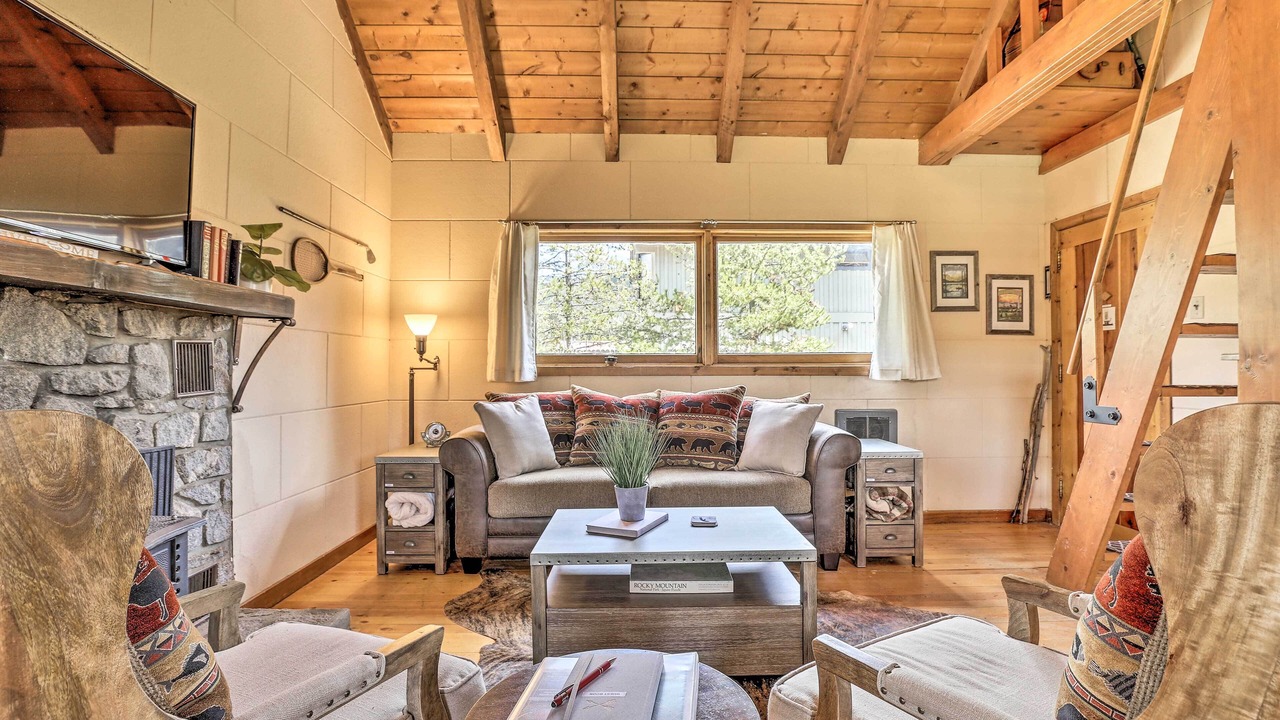 Photo of Livingroom in Grand Lake