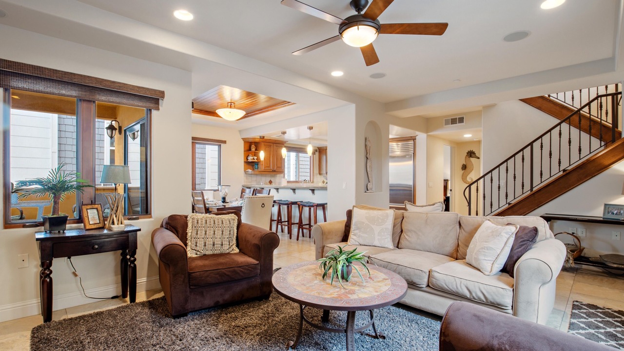 Photo of Livingroom in Downtown