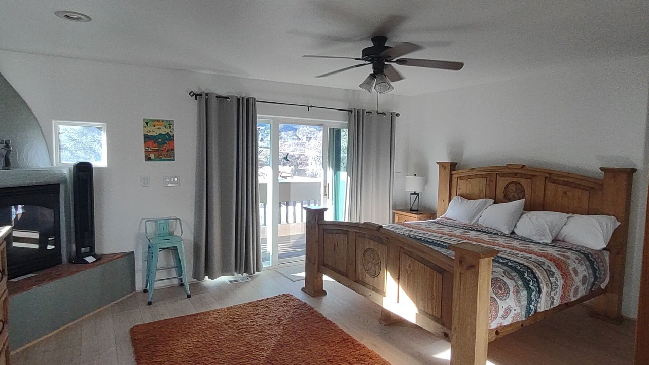Photo of Bedroom in Manitou Springs Historic District