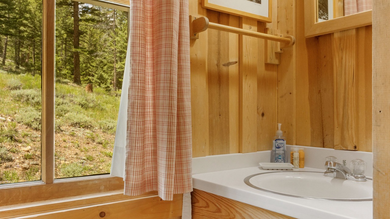 Photo of Bathroom in YMCA of the Rockies