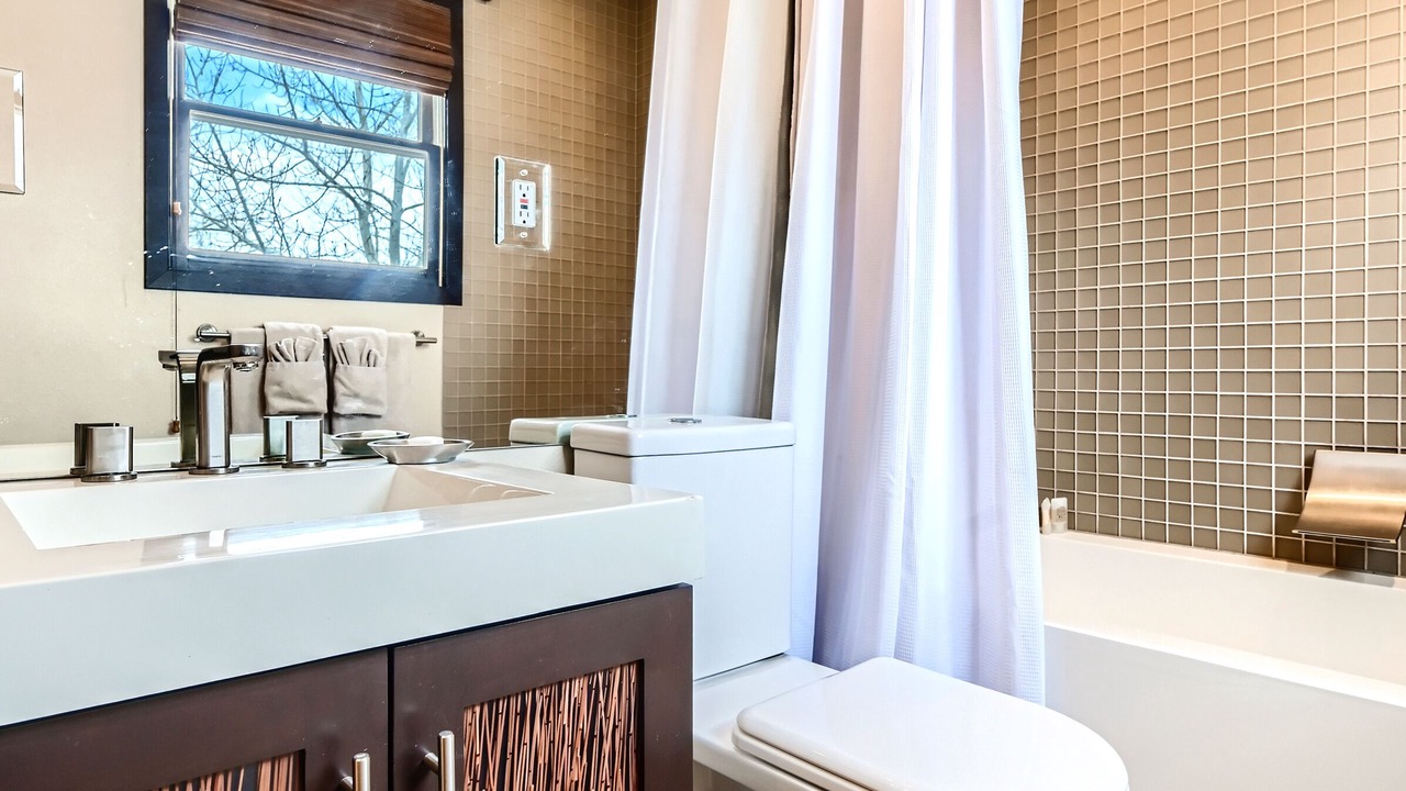 Photo of Bathroom in Rural North Boulder