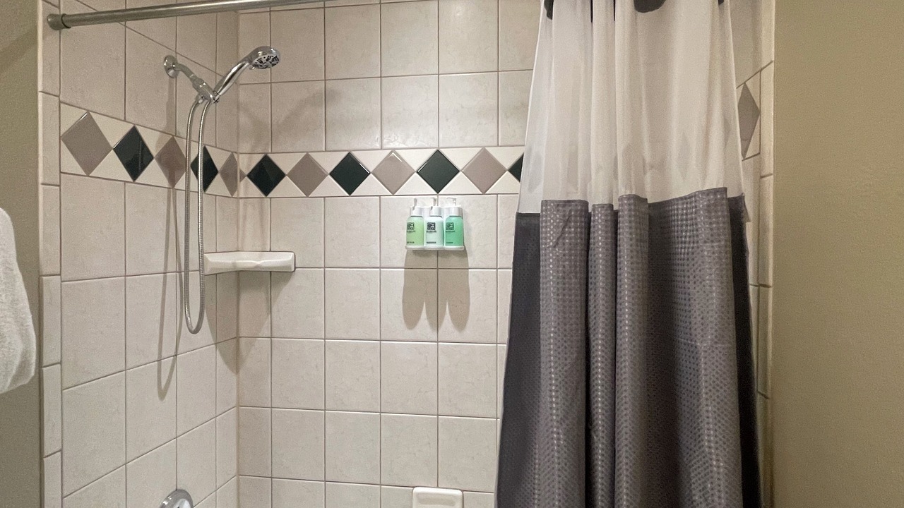Photo of Bathroom in Four O'Clock
