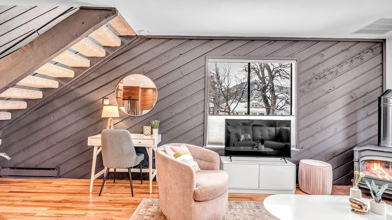 Photo of Livingroom in Central Boulder