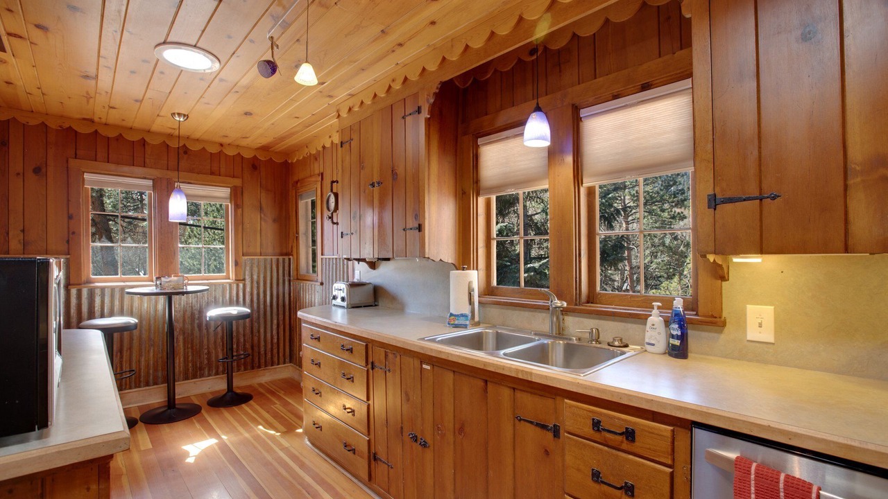 Photo of Kitchen in Green Mountain Falls