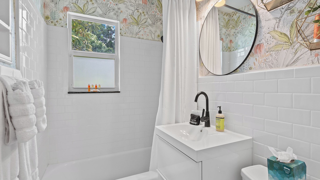 Photo of Bathroom in Poinsettia Heights
