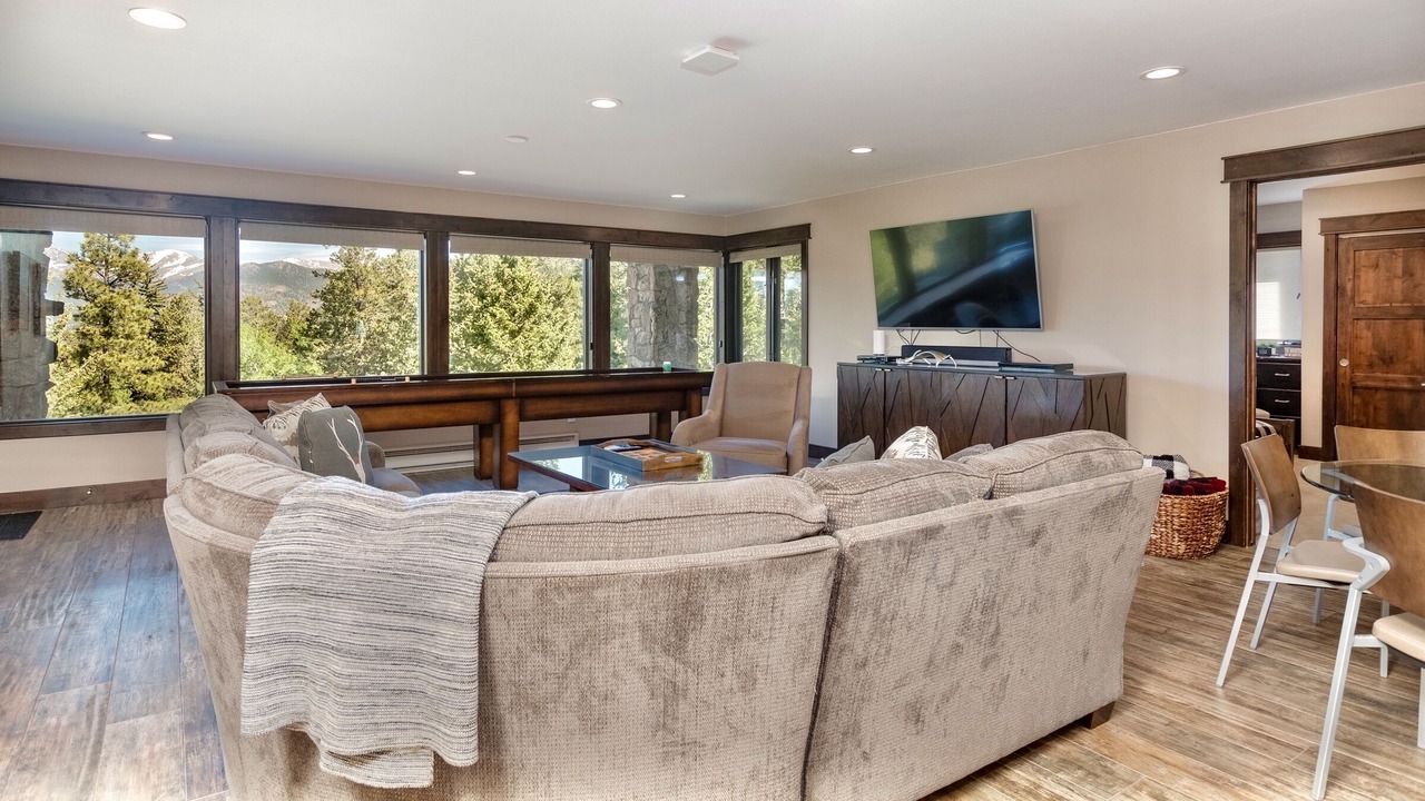 Photo of Livingroom in Windcliff Estates