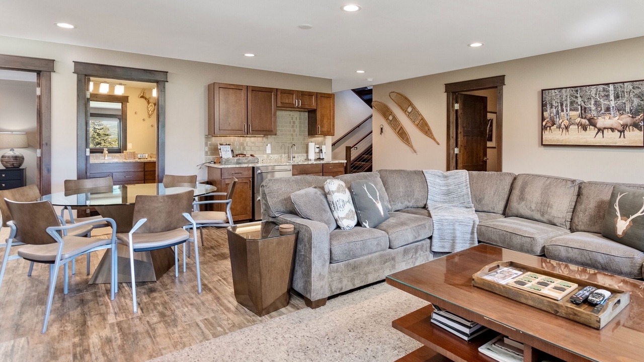 Photo of Livingroom in Windcliff Estates