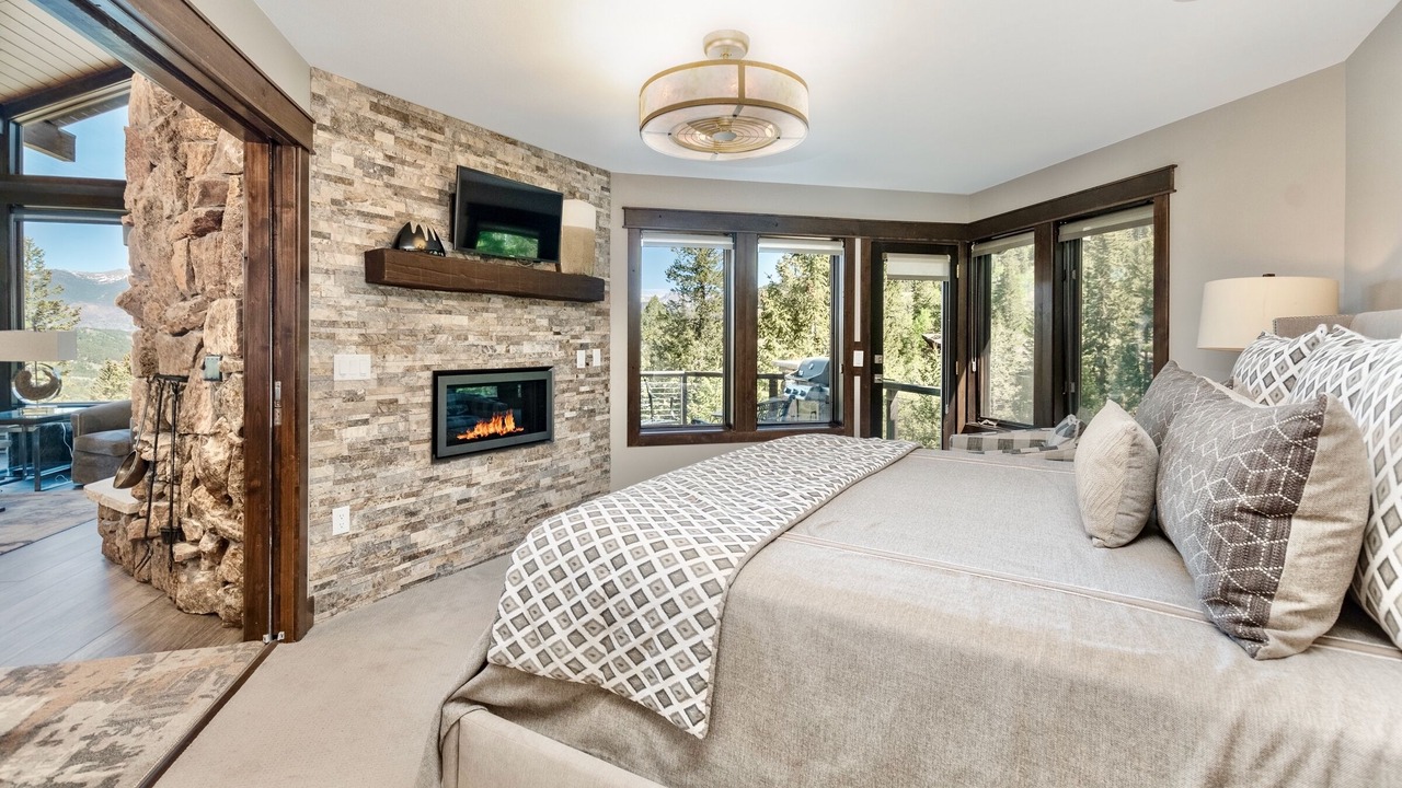 Photo of Bedroom in Windcliff Estates