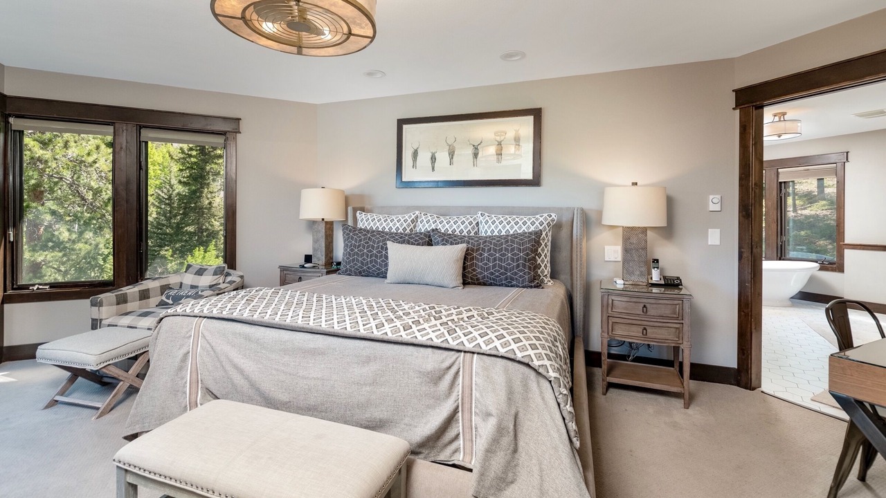 Photo of Bedroom in Windcliff Estates