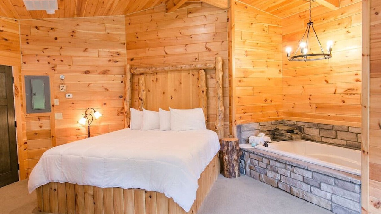 Photo of Bedroom in Millersburg