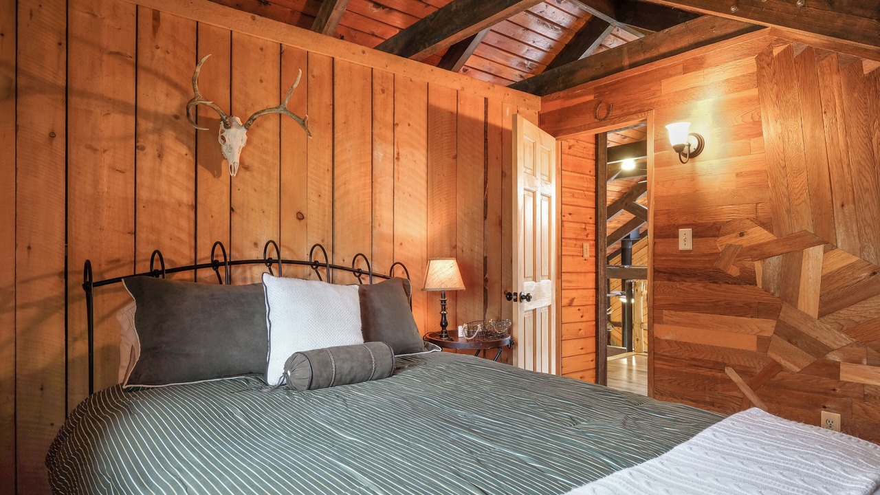 Photo of Bedroom in Del Norte
