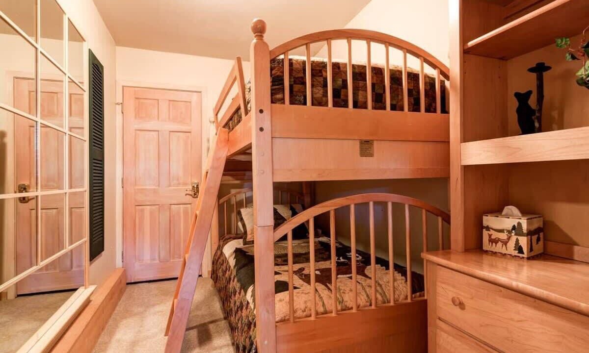 Photo of Bedroom in Warrior's Mark West