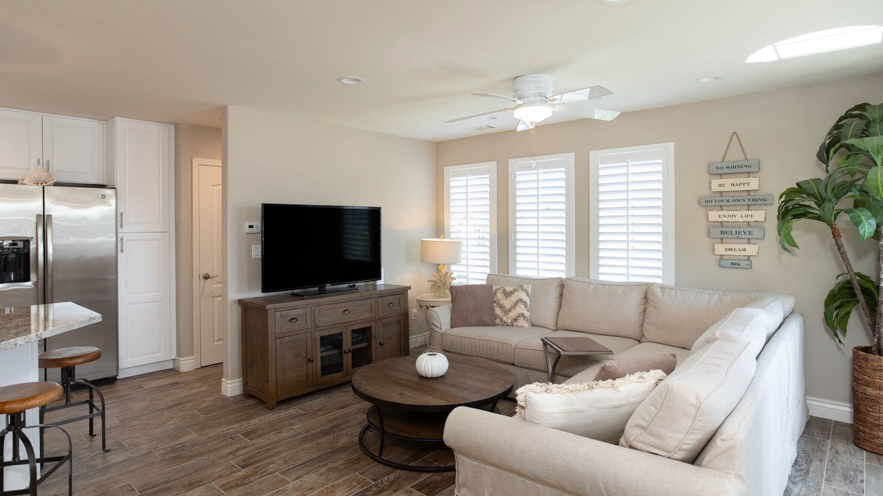 Photo of Livingroom in Downtown