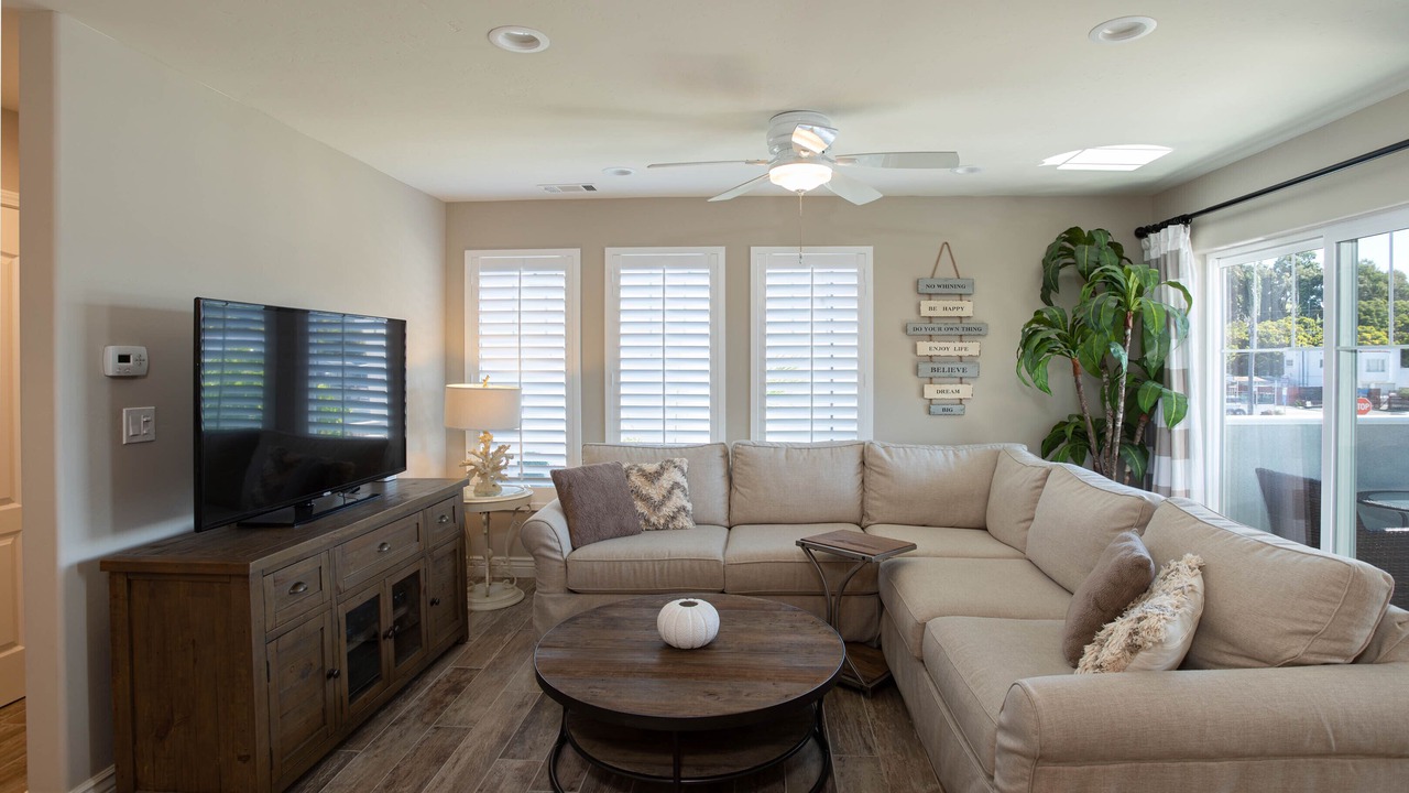Photo of Livingroom in Downtown