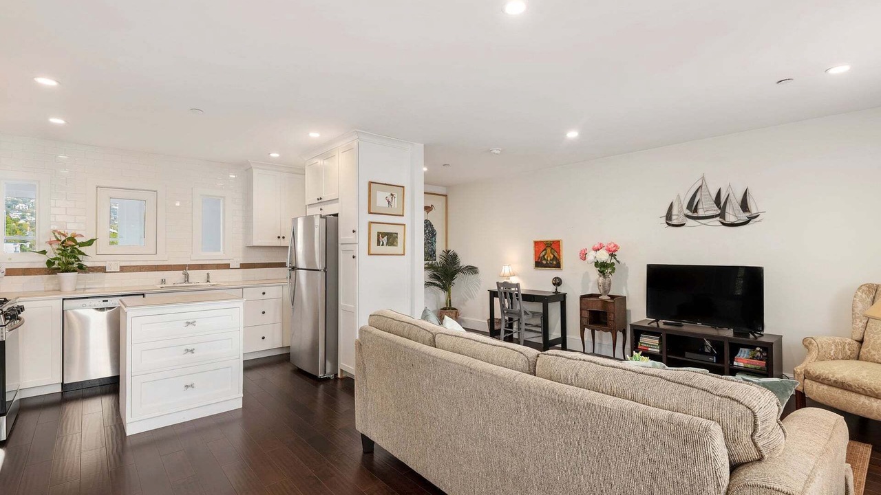 Photo of Livingroom in Upper East