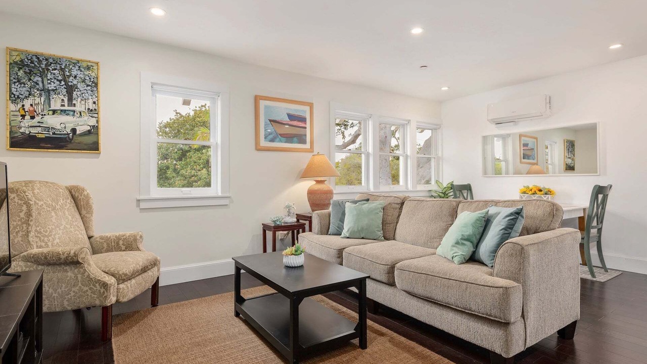 Photo of Livingroom in Upper East