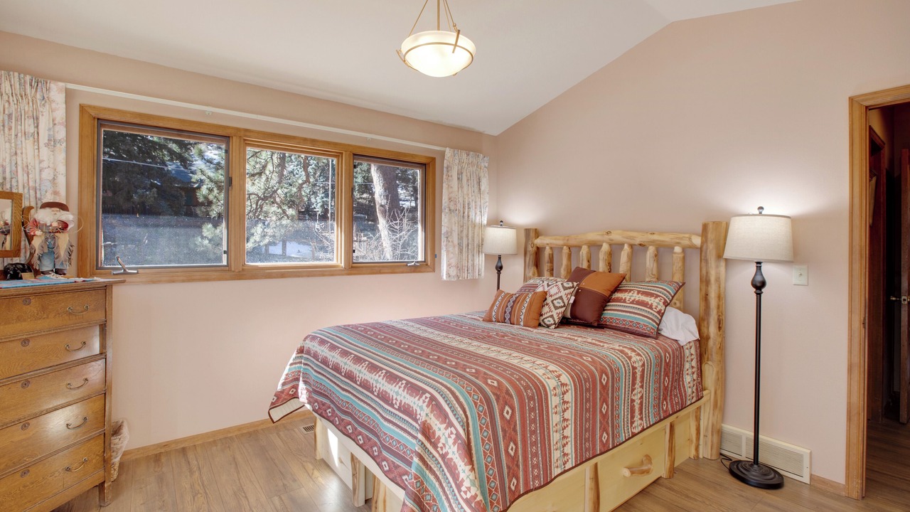 Photo of Bedroom in Green Mountain Falls